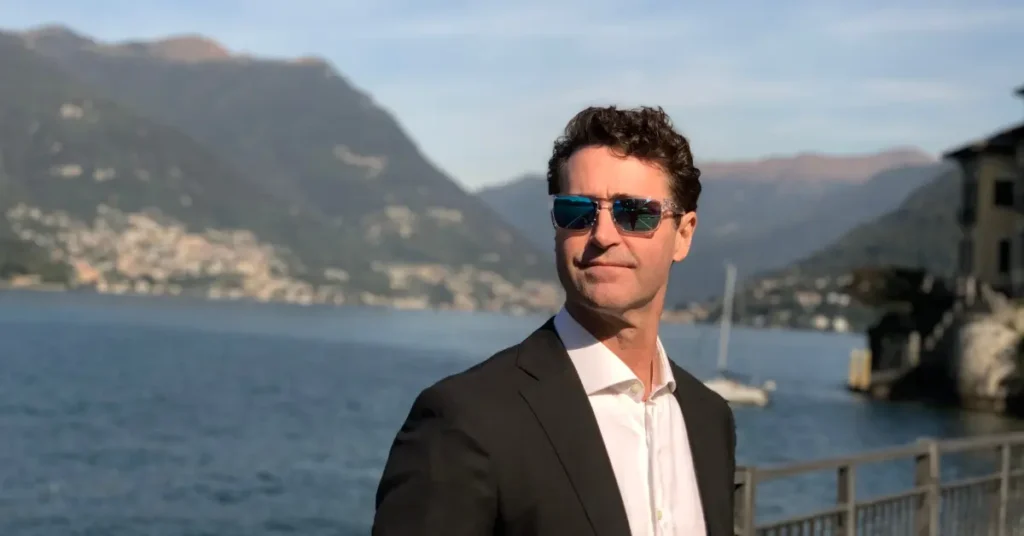 Adam Clark legal translator and interpreter at the courthouse of Como in Italy. 1 of only 4 in all italy speaking italian, Japanese and native-English. The only non Japanese, Japanese translator in all italy.
