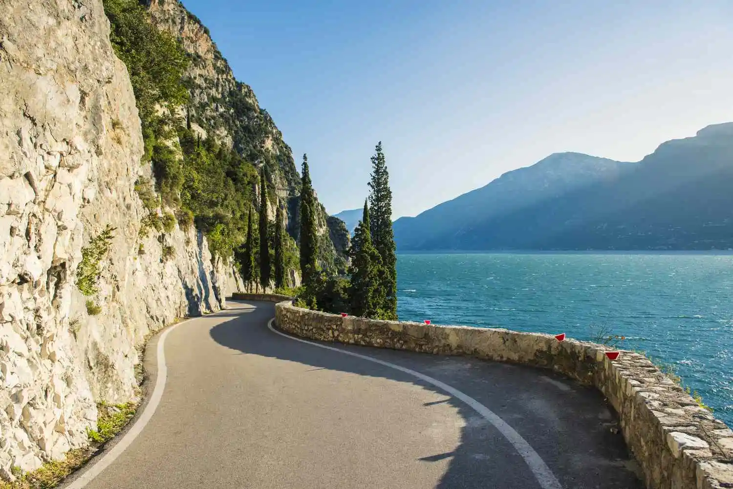 La Dolce Vita on Wheels: International driving license sworn in Italy