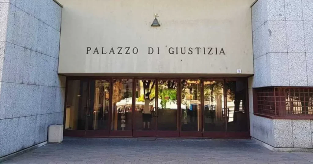Courthouse of Como, Help to navigate, minimize and simplify the Italian bureaucracy. Italian bureaucracy: from transferring household utilities, applying for visas and residence permits, to applying for citizenship and support with all types bureaucratic issues customs, finance, health and immigration.